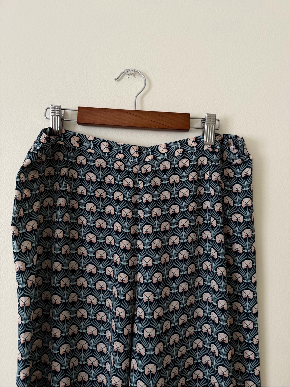 Paper Crown Navy and Blush Shell-Print Maxi Skirt - Picture 4 of 9